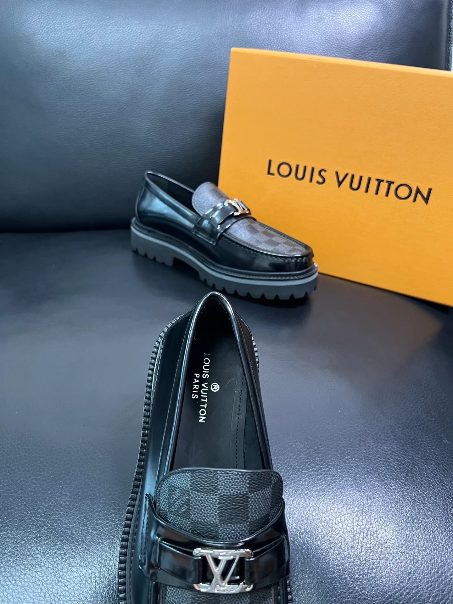 Men's shoes 💰780 Lv top purchasing Louis Vuitton leather shoes counter synchronization, uppers imported from Italy, imported water-dyed cowhide lining, soles: original soles specially provided by the original factory, original factory follow-up goods, high quality, welcome to compare, code number 38-44 (customized 45) 85842